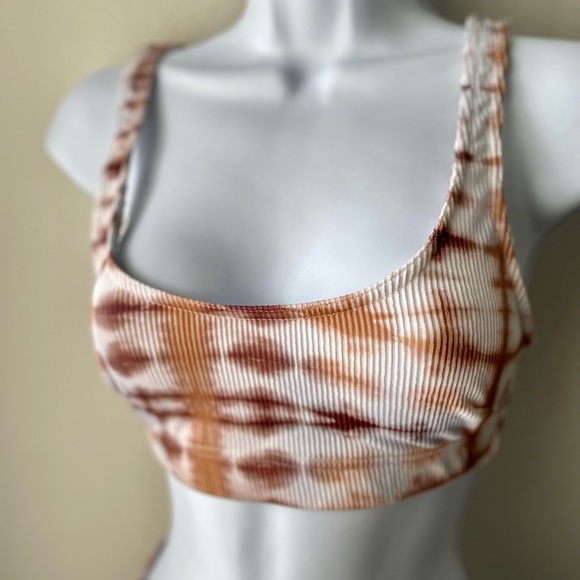 PrettyLittleThing Other - PrettyLittleThing (PLT) nude ribbed tie dye scoop neck bikini top